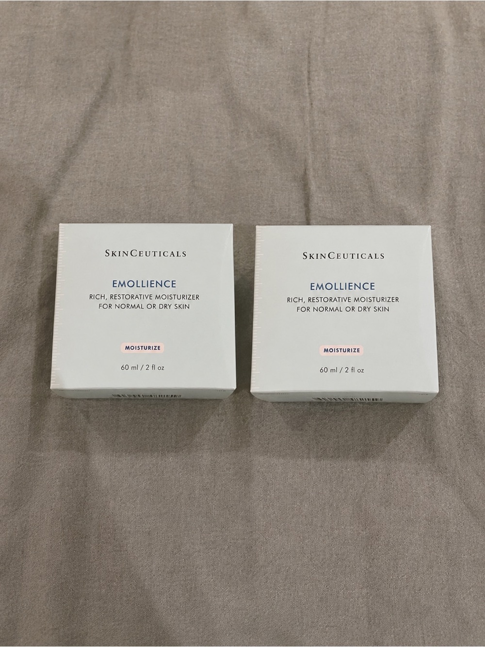 SkinCeuticals Emollience Moisturizer - White